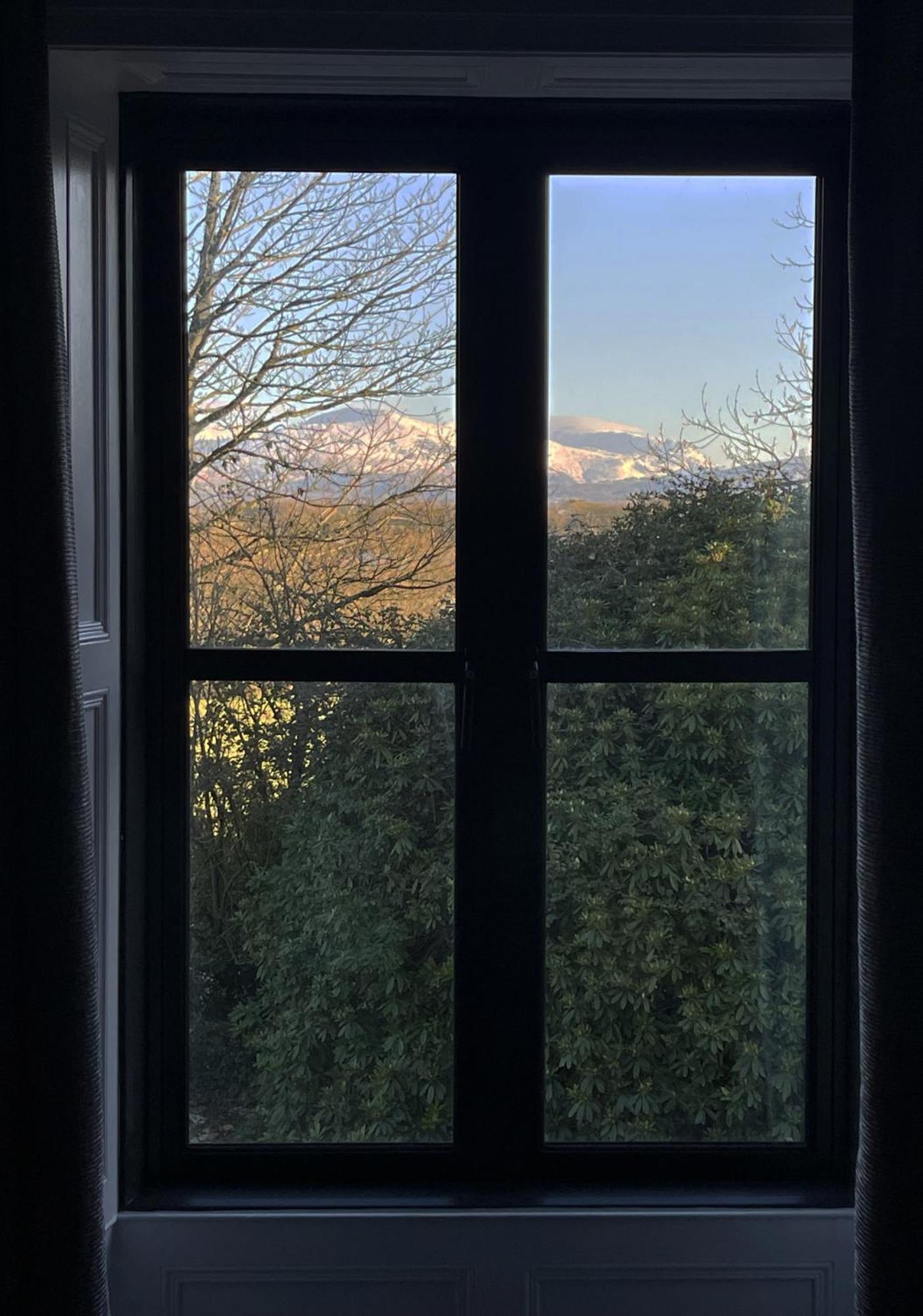 Llanfair Hall, Dog Friendly, Cinema, Games Room, Hot Tub