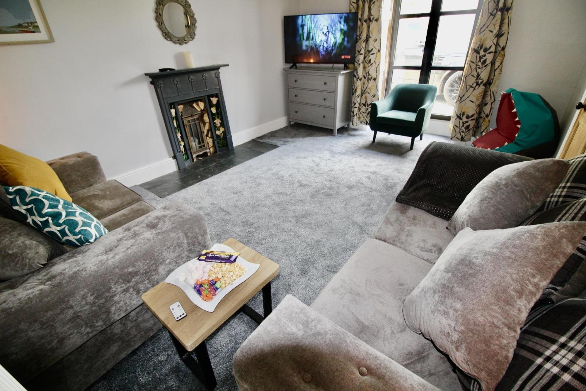 Casa de Férias Llanfair Hall, Dog Friendly, Cinema, Games Room, Hot Tub