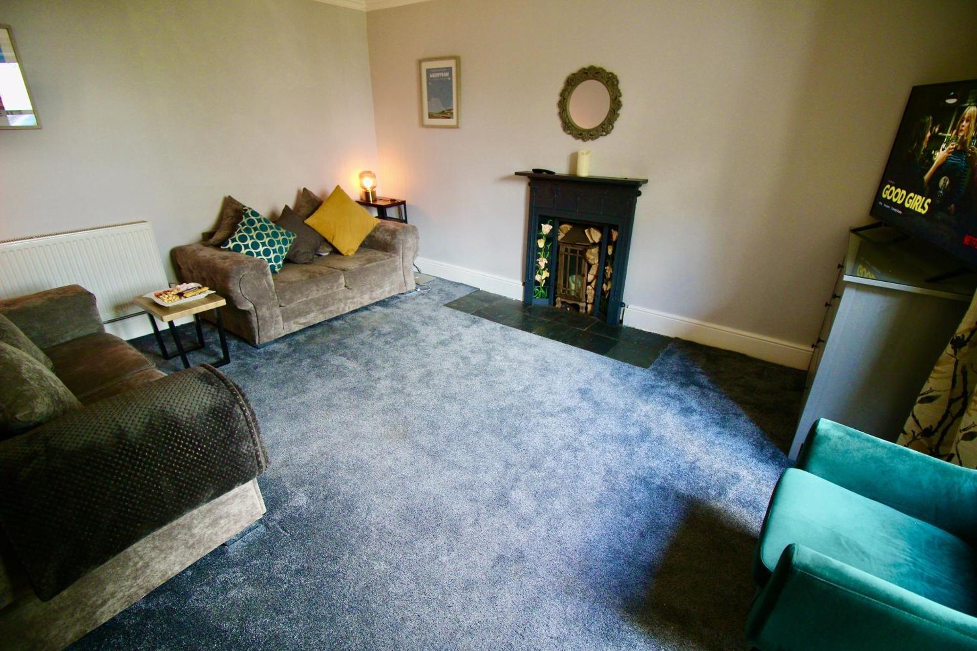 Llanfair Hall, Dog Friendly, Cinema, Games Room, Hot Tub Casa de Férias *