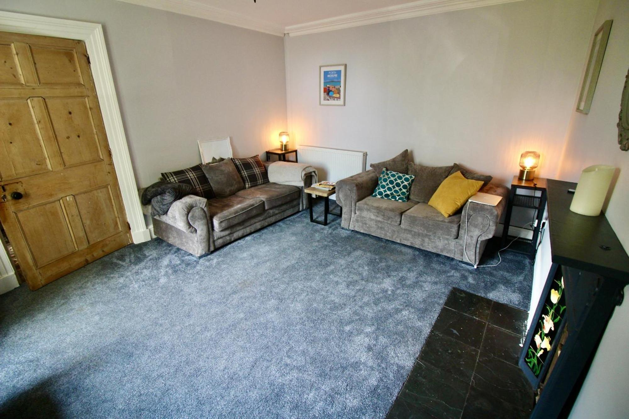Llanfair Hall, Dog Friendly, Cinema, Games Room, Hot Tub