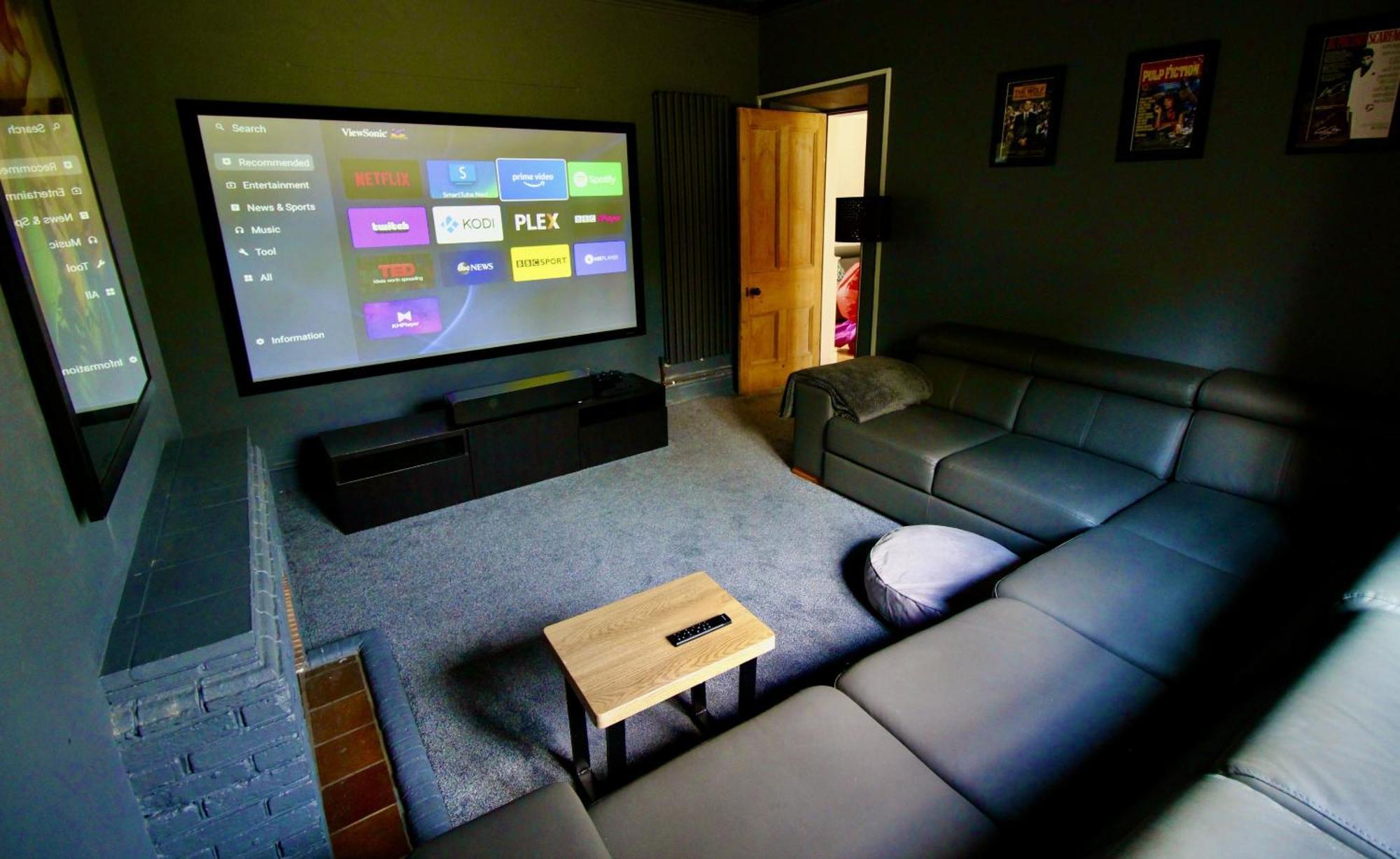 Llanfair Hall, Dog Friendly, Cinema, Games Room, Hot Tub Casa de Férias *