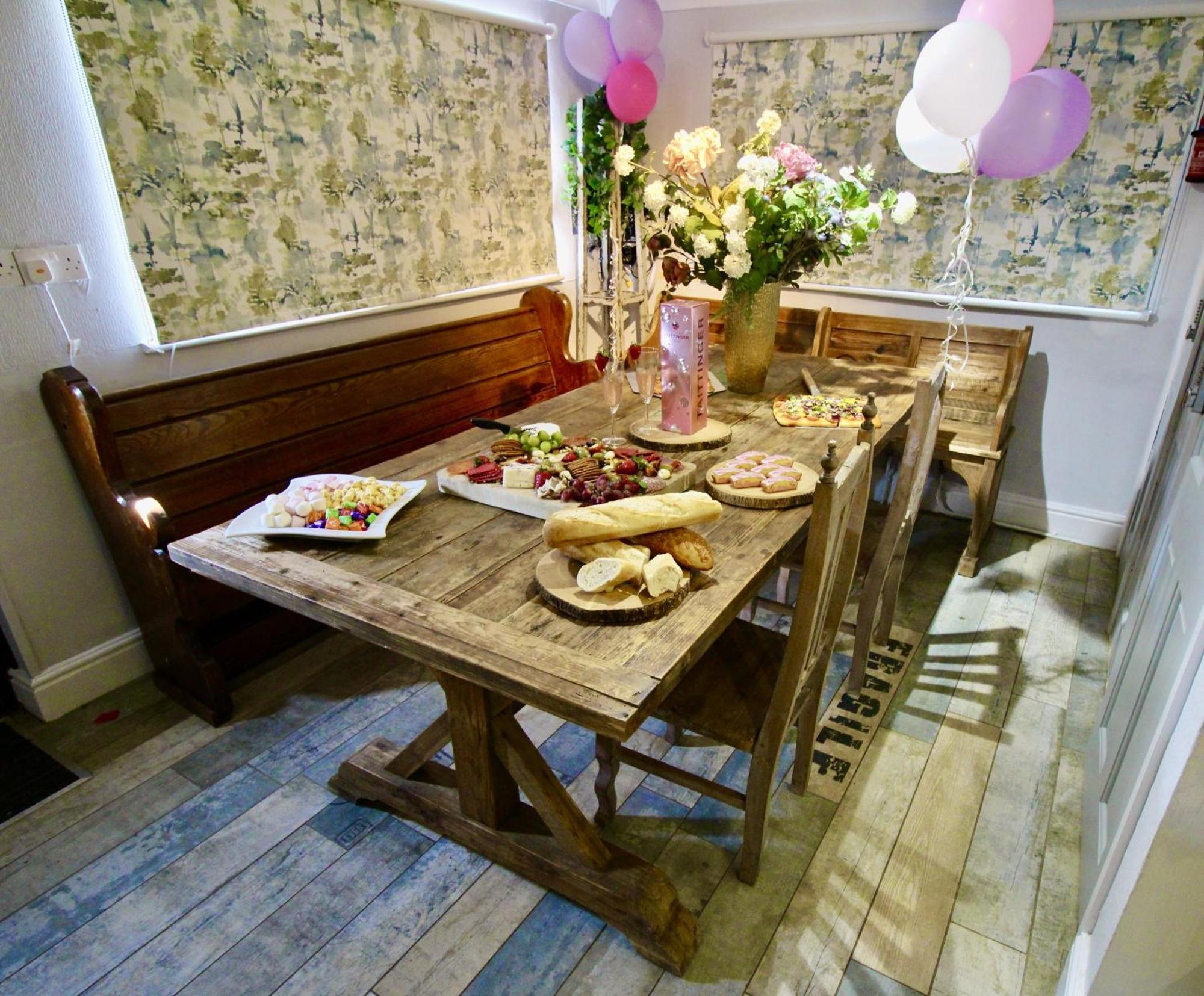 Llanfair Hall, Dog Friendly, Cinema, Games Room, Hot Tub Casa de Férias *